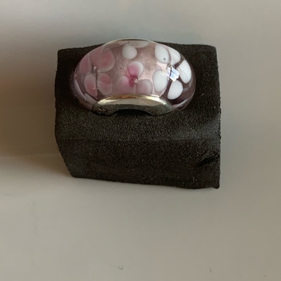NEW 🌸#81-Murano Glass Bead Pink & White Flowers🌸 - Picture 2 of 8